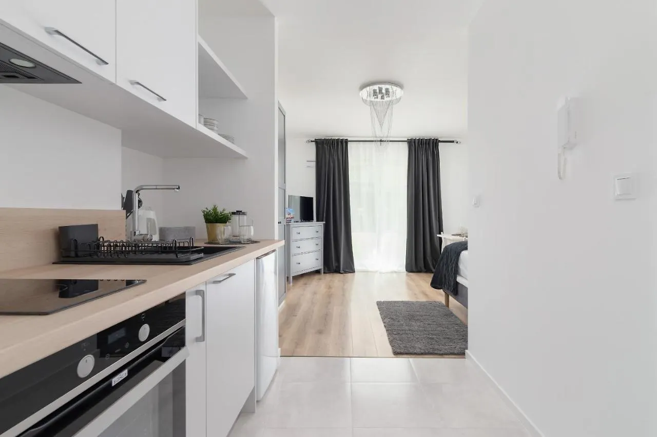 Elegant Pet-Friendly Studio In Krakow By Noclegi Renters Poland